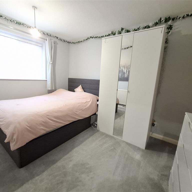 Laidon Square, Hemel Hempstead - Photo 1