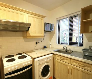 Semi-detached house to rent on - Photo 5