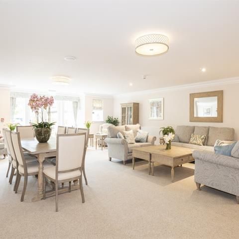 Fluer De Lis, College Town, GU47 - Photo 1