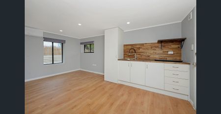 2 Bed home with Granny Flat and Large shed, in a Convenient Location! - Photo 3