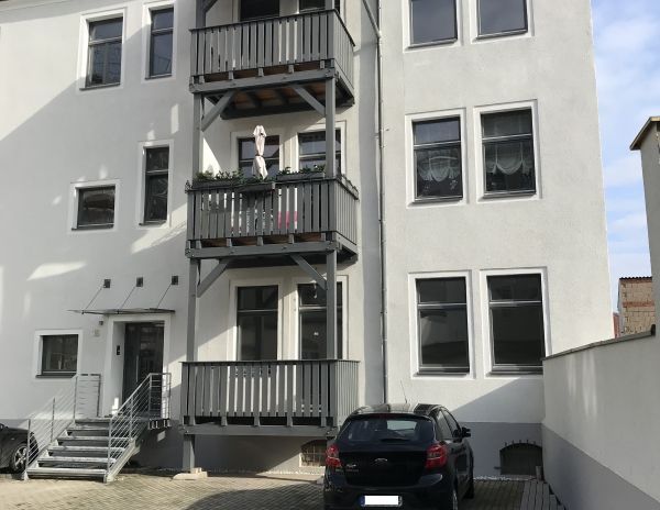 Schöne 3-Zi-Whg. mit Balkon und Einbauküche im Hinterhaus in Meißen. - Photo 1