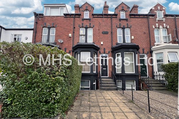 5 Bedroom Mid Terraced House for rent in Bennett Road - Photo 1