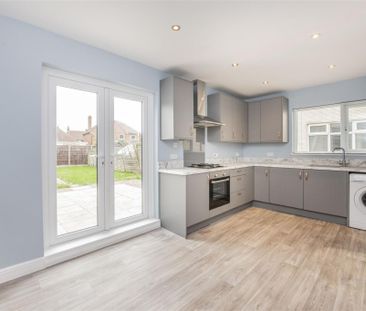 3 bed House - Semi-Detached To Let - Photo 6