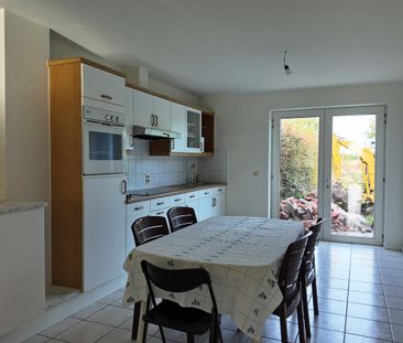 Opgefriste woning met 3 slaapkamers en tuin in Sint-Jan-in-Eremo - Photo 3