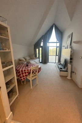 2 Bed Flat, Putney Bridge Road, SW18 - Photo 1