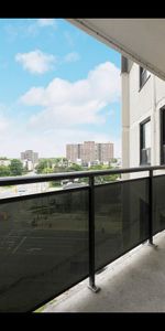 3122 Hurontario St - Photo 3