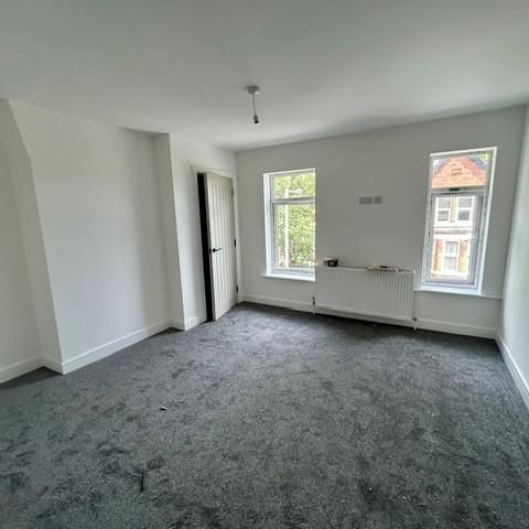 3 bedroom apartment to rent - Photo 1