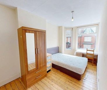 5 bedroom terraced house to rent - Photo 2