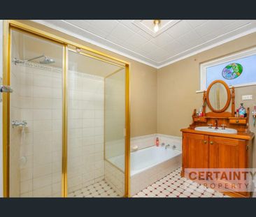 Charming and cozy home at 21 Avonlee Road - Photo 5