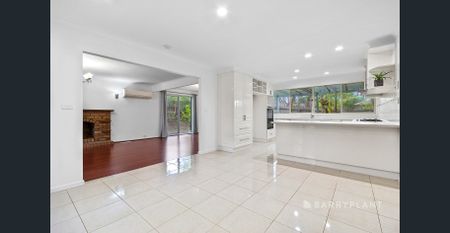 Welcome to this charming and inviting family home - Photo 2