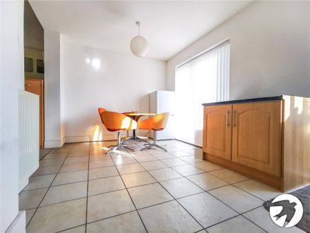 3 bedroom terraced house to rent - Photo 2