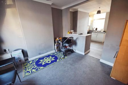 2 bedroom end of terrace house to rent - Photo 5