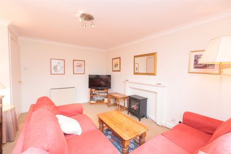 3 bedroom apartment to rent - Photo 2