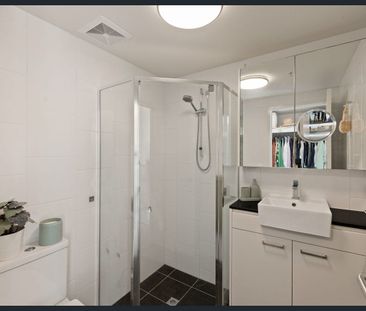 Modern Living in the Heart of Newstead - Photo 3