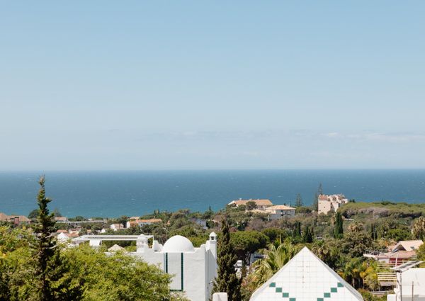 Apartment, close to the beach and sea views, in Marbella