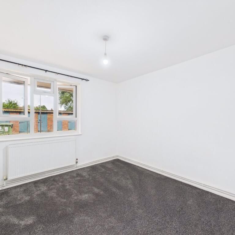 4 bedroom detached house to rent - Photo 1