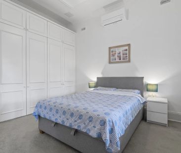 Fully Furnished Richmond Charm | PREFERRED LEASE TERM: 6 MONTHS - Photo 3