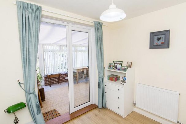 2 bedroom bungalow to rent - Photo 1