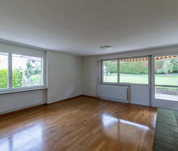 Freistehendes 6.5-Zimmer Einfamilienhaus an ruhiger Lage - Foto 1