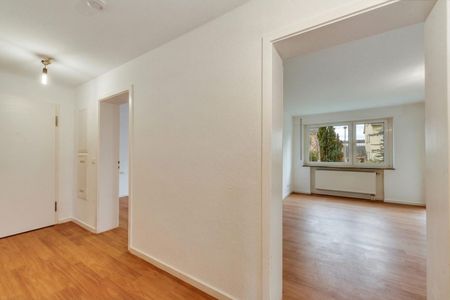 +++ Nahe PORSCHE - ruhig, zentral, grün - top Grundriss, Vinyl, Süd-Balkon - modernisiert & renoviert - inkl. Kfz-Stpl. +++ - Foto 3