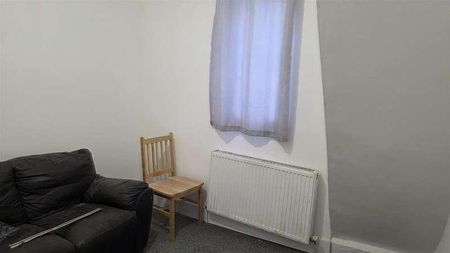 Hammond Road, Southall, UB2 - Photo 5