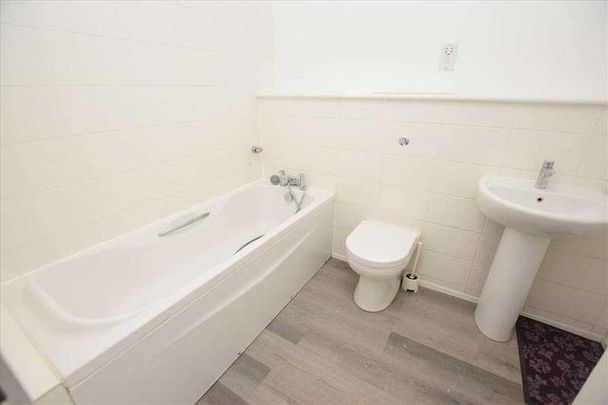 Fortune Avenue, Edgware, HA8 - Photo 1