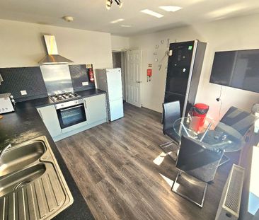 Manchester Road, Altrincham, Greater Manchester, WA14 - Photo 5