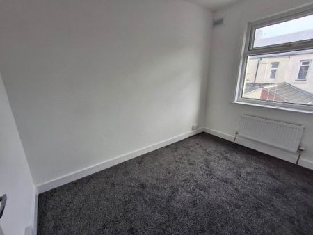 3 bedroom end of terrace house to rent - Photo 5
