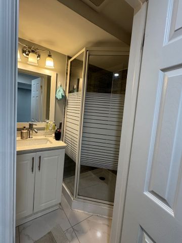 For Lease - 2050 Upper Middle Road Unit# 67, Burlington, Ontario - Photo 2