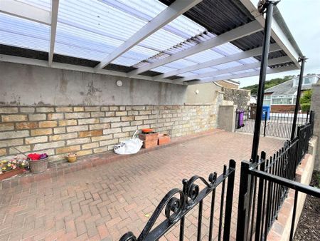 3 bedroom semi-detached house to rent - Photo 4