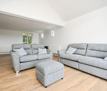3 bedroom Bungalow To Let - Photo 1