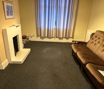 3 bedroom terraced house to rent - Photo 4