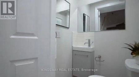 2-945 VANCE CRESCENT - Photo 3