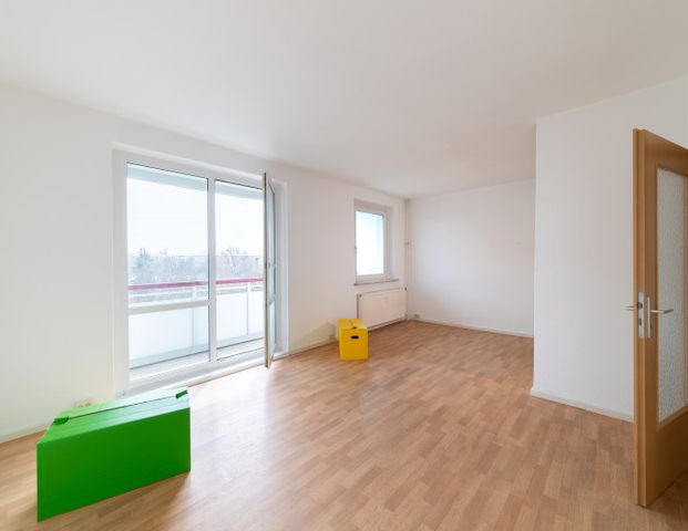 Willkommen Zuhause! Geräumige 4-Zimmer-Wohnung mit großem Südbalkon! - Photo 1