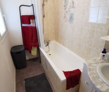Location Appartement 2 pièces 47m² LILLE 59000 - Photo 4