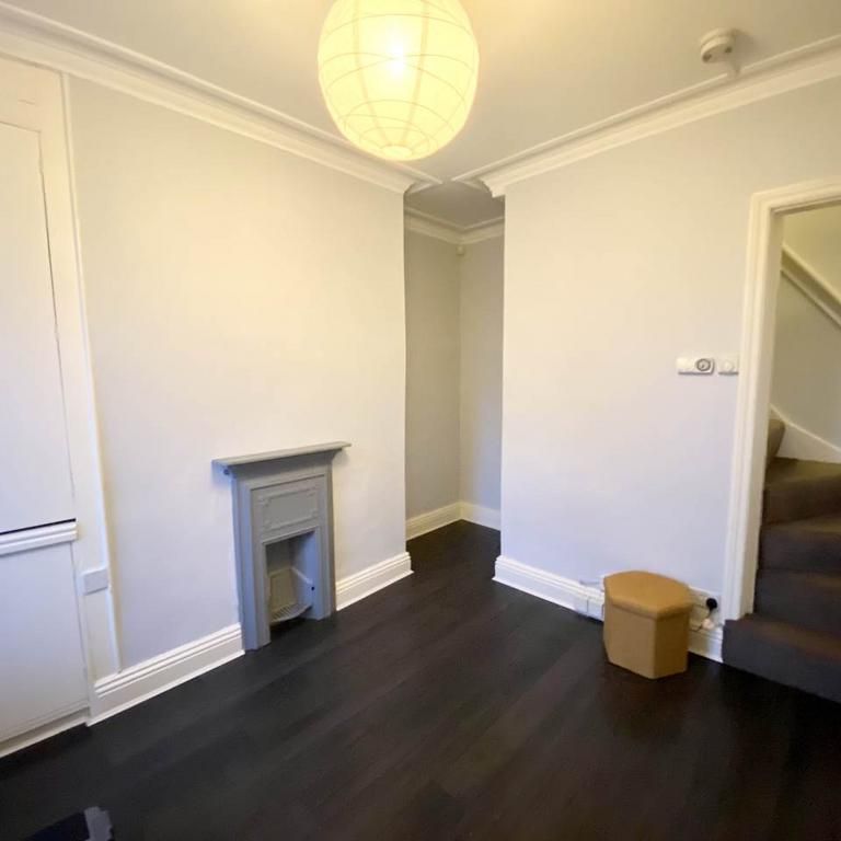 4 bedroom house to rent - Photo 1