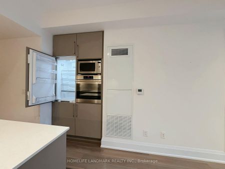 For Lease - 88 Cumberland Street Unit# 1010, Toronto, Ontario - Photo 3
