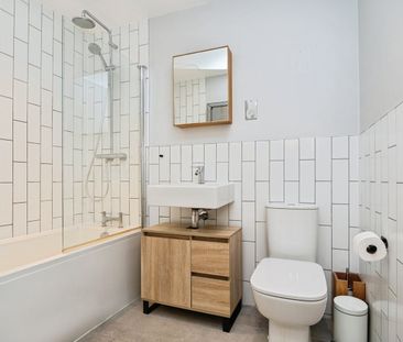 1 Bed Flat, Harry Zeital Way, E5 - Photo 6