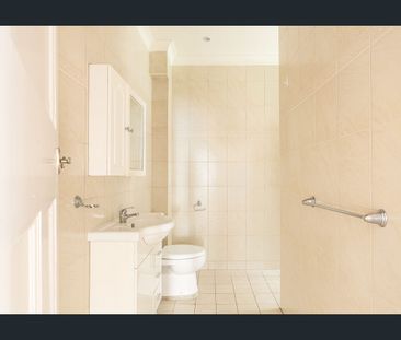 Bright apartment, close to CBD - Photo 4