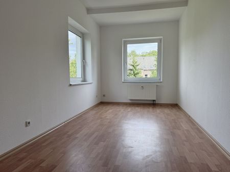 Dachgeschoss • ruhige Lage • 2-Zimmer • viel Grün • Hilbersdorf • Tageslichtbad • Anmieten! - Photo 2