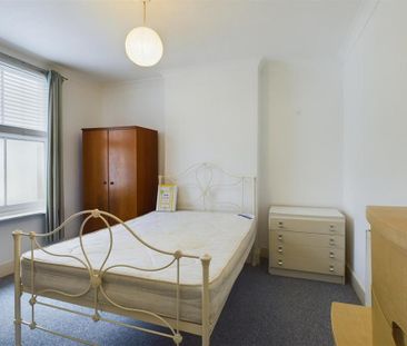 3 bedroom maisonette to rent - Photo 4