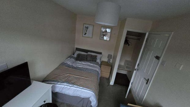 Chertsey Close - Walking Distance To Luton Airport, LU2 - Photo 1