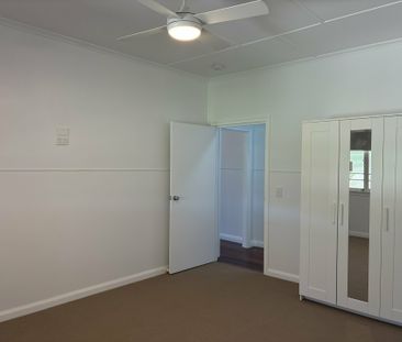 Wheel chair friendly 4 bedroom home - Photo 2