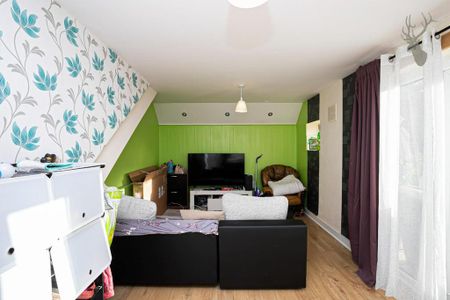 3 bedroom terraced house to rent - Photo 2