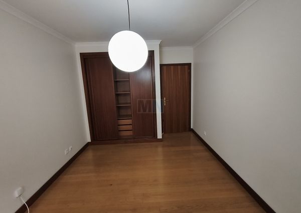 Apartamento T5 em Coimbra