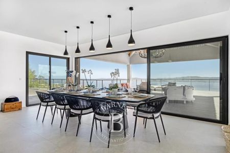 LOCATION SAISONNIÈRE - GRIMAUD - VUE MER PANORAMIQUE - 5 CHAMBRES - Photo 4