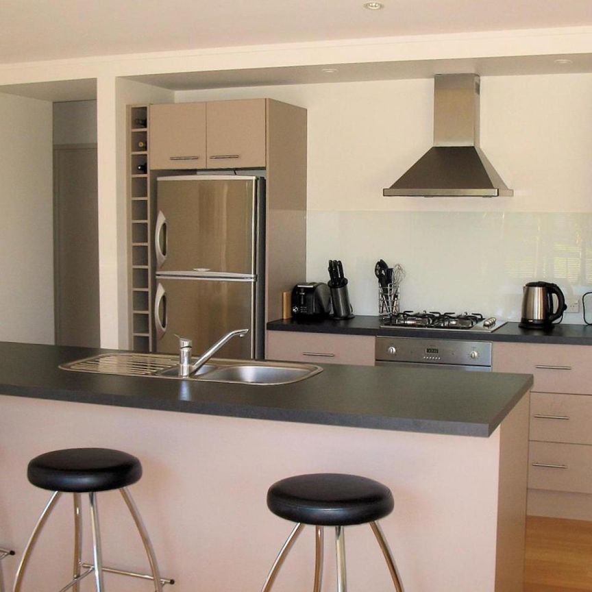 PURIRI PLACE - SUNNY AND SPACIOUS - Photo 1