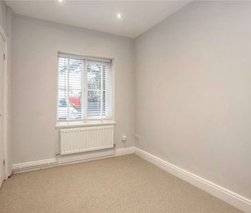 A stylish, recently renovated four bedroom house with home office i... - Photo 6