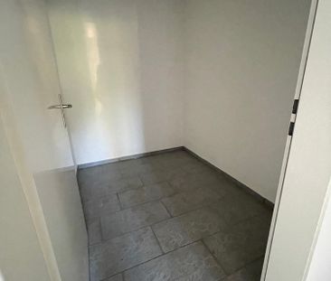 Helle 4.5-Zimmerwohnung mit Aussicht - Photo 2