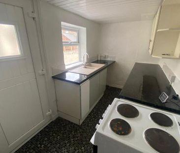 2 bedroom terraced house to rent - Photo 6
